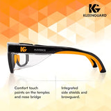 ▶ Anteojos de seguridad, con revestimiento antirreflejo, lentes transparentes, marco negro, unisex para hombres y mujeres (cantidad 12) KleenGuard™ V30 Maverick™ -