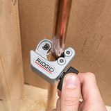 Cortador de tubos de 1/4 pulgadas a 1-1/8 pulgadas, plateado Ridgid - CC247 RIDGID 40617 Modelo 101