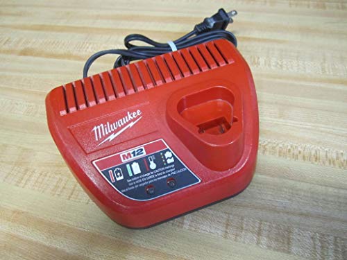 ▶ MILWAUKEE Lithium-Ion Battery Charger, 12V