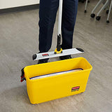 Rubbermaid Commercial Products  Marco ligero de conexión rápida para almohadillas para orejas húmedas o secas/antipolvo, 17 pulgadas, FGQ56000YL00